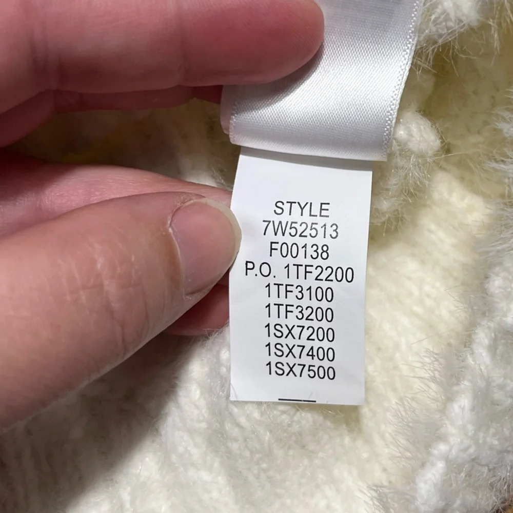 Lucky Brand V-neck oversized eyelash White Cable Knit Sweater Size Small